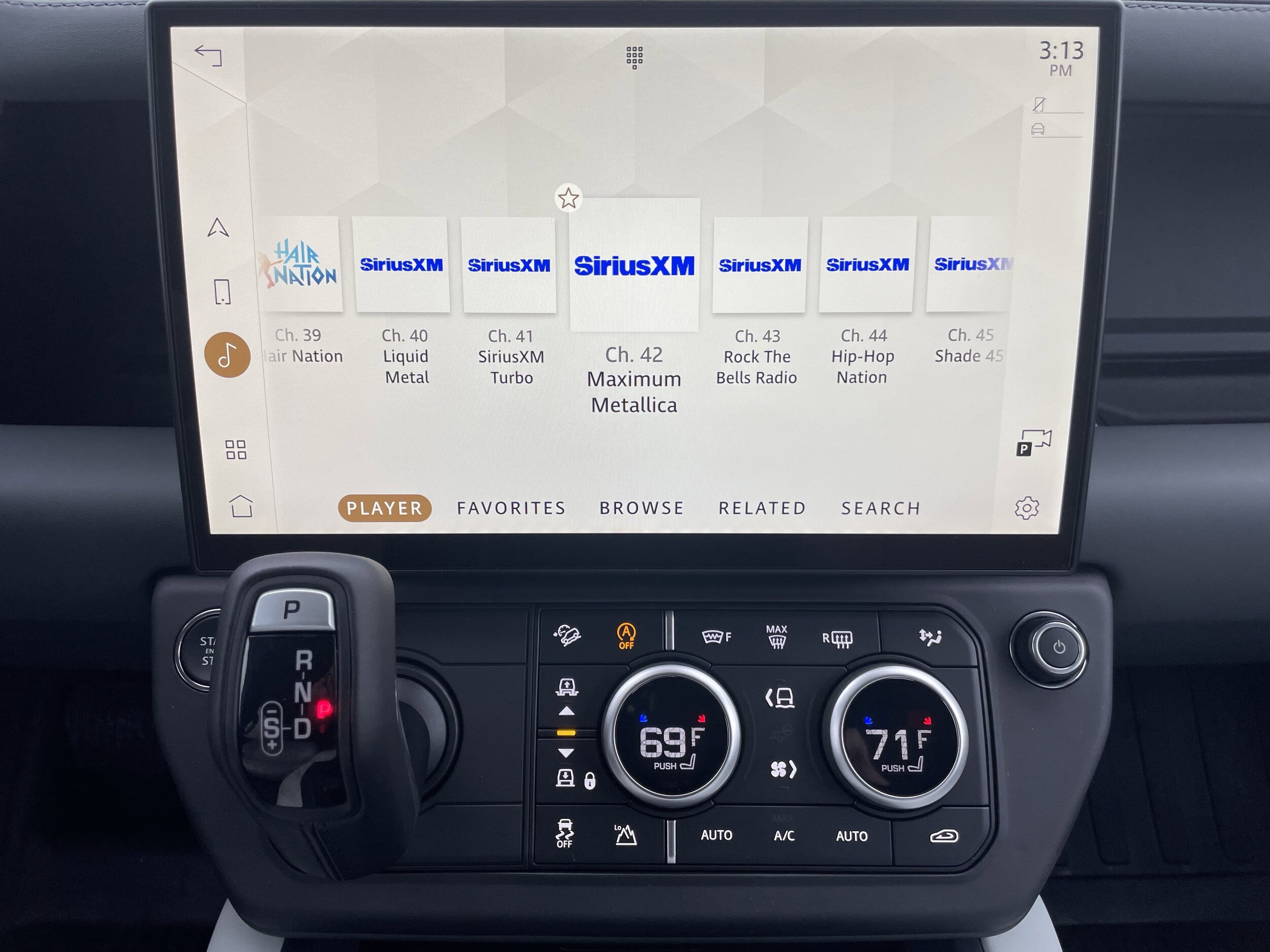 2026 Land Rover Defender X-Dynamic SE - Photo 29