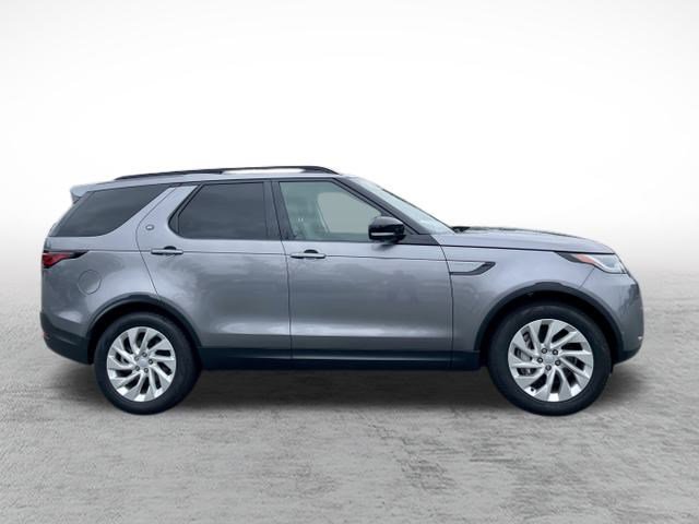 2024 Land Rover Discovery S photo 3
