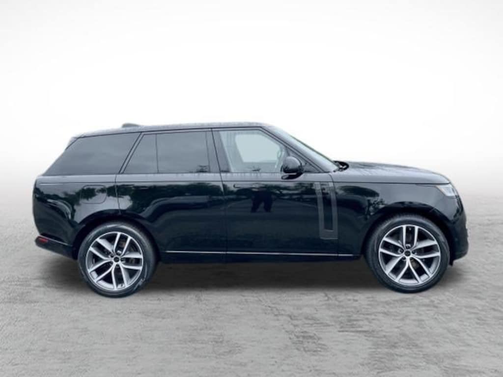 New 2026 Land Rover Range Rover SE SUV