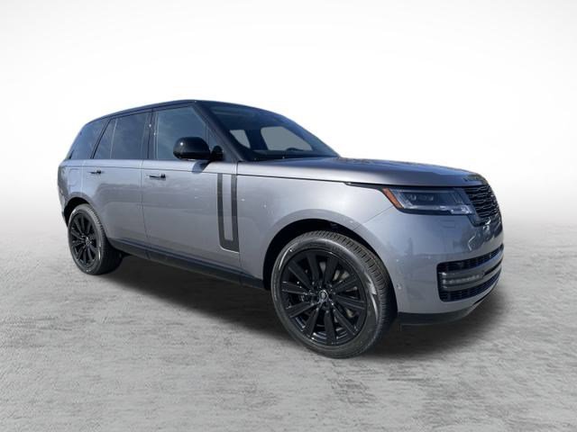 2025 Land Rover Range Rover SE photo 3