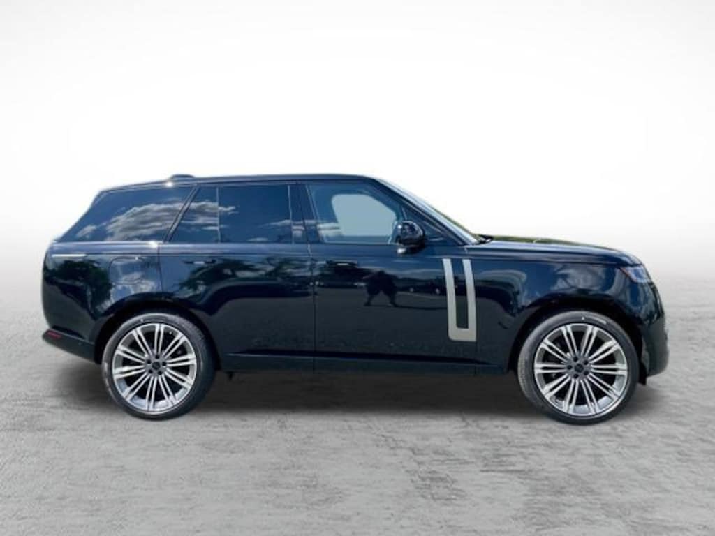 New 2026 Land Rover Range Rover SE SUV