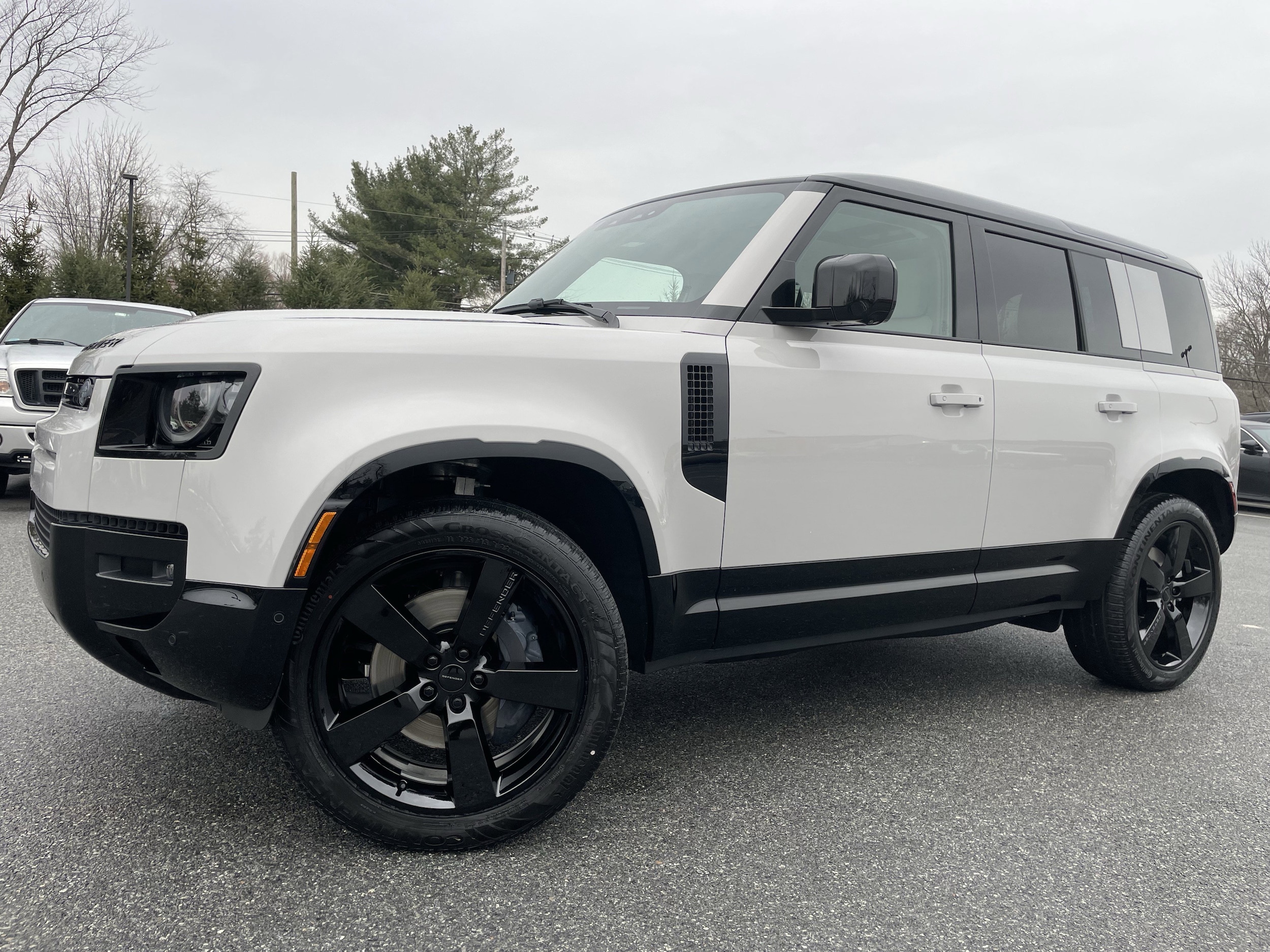 2026 Land Rover Defender X-Dynamic SE - Photo 35