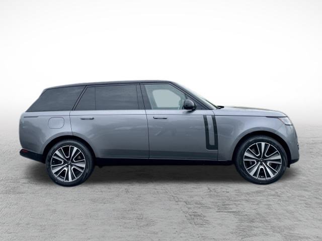 2025 Land Rover Range Rover SE photo 4
