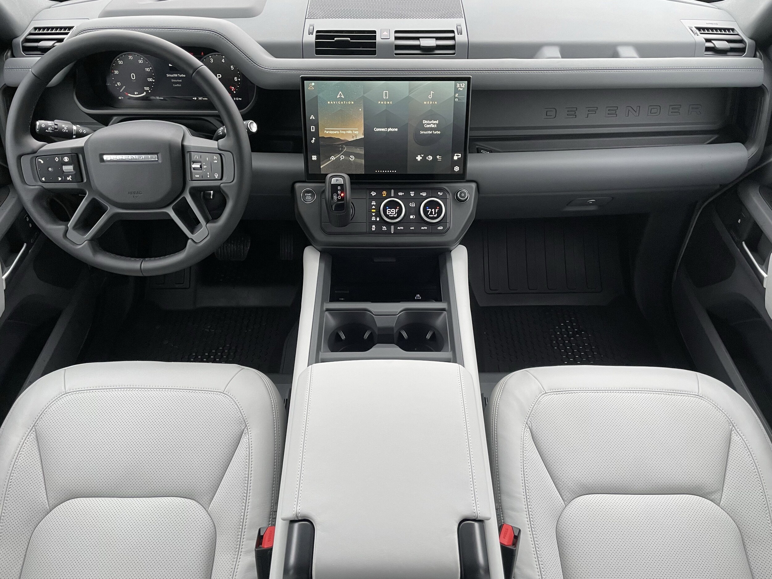 2026 Land Rover Defender X-Dynamic SE - Photo 16