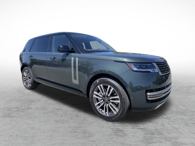 2025 Land Rover Range Rover SE photo 3