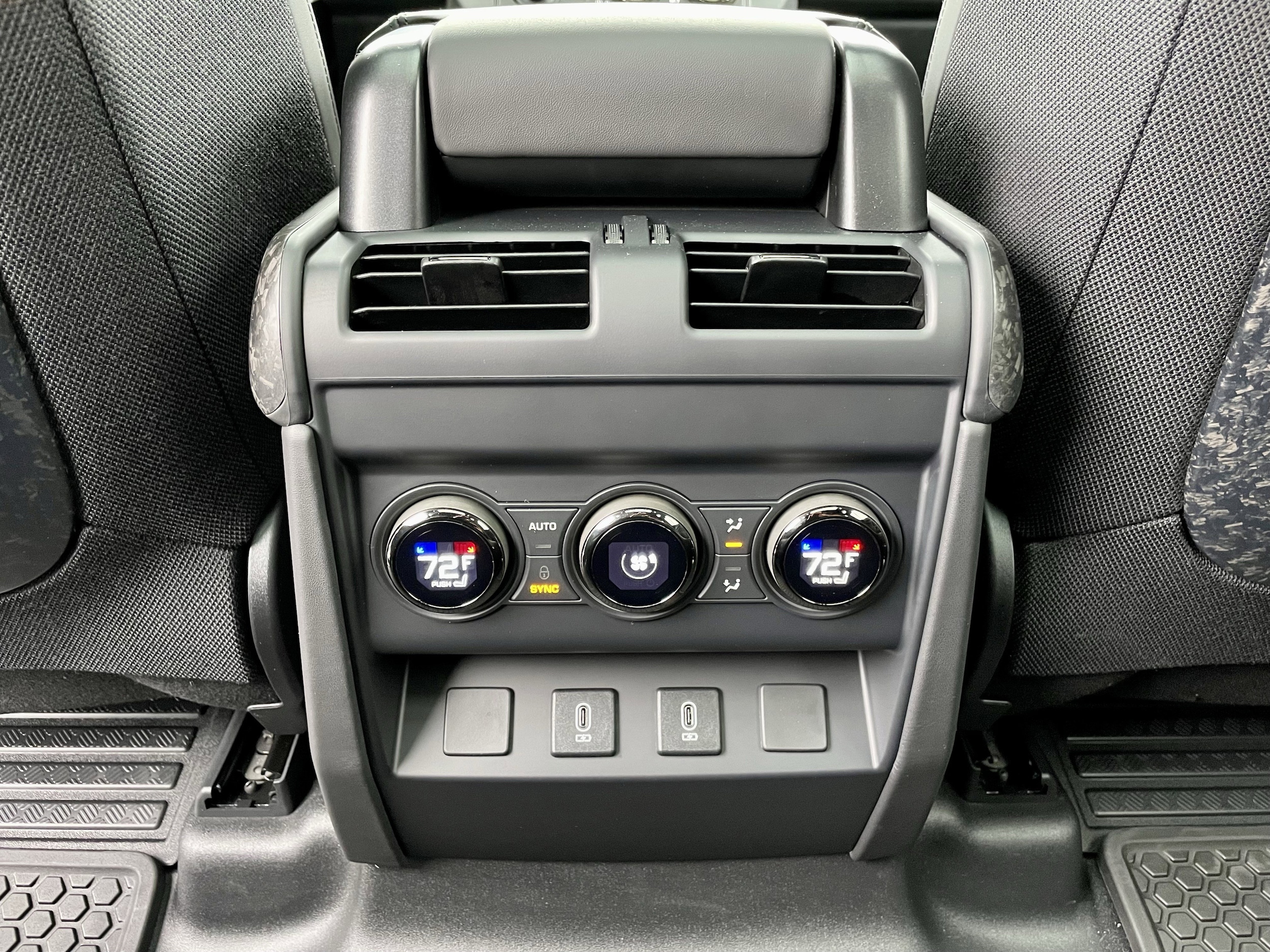 2026 Land Rover Defender OCTA Black - Photo 25