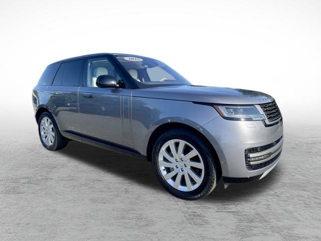 2023 Land Rover Range Rover SE photo 2