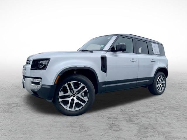 2024 Land Rover Defender S's photo