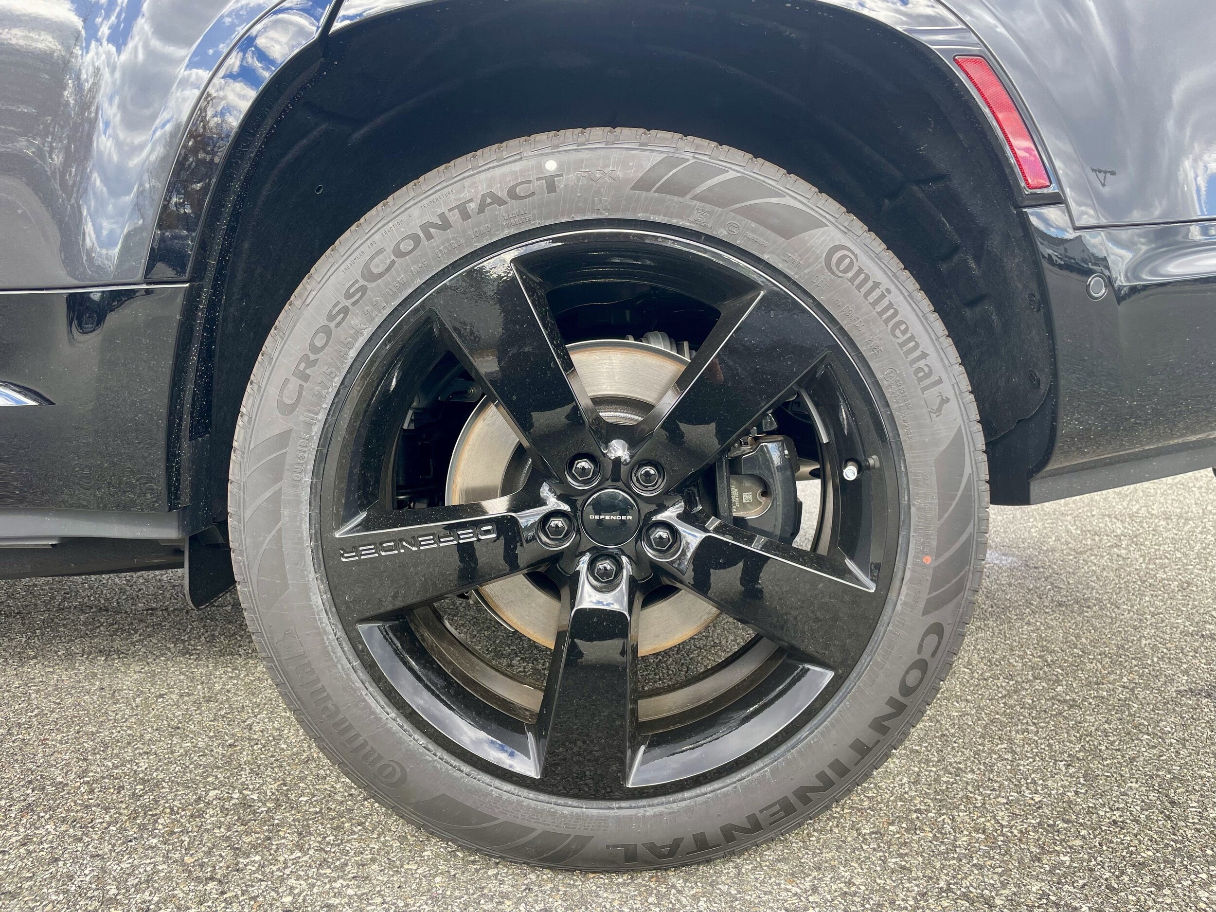 2026 Land Rover Defender V8 - Photo 10