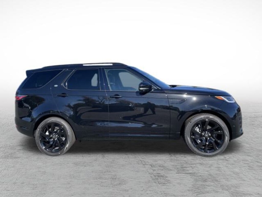 New 2025 Land Rover Discovery Dynamic SE SUV