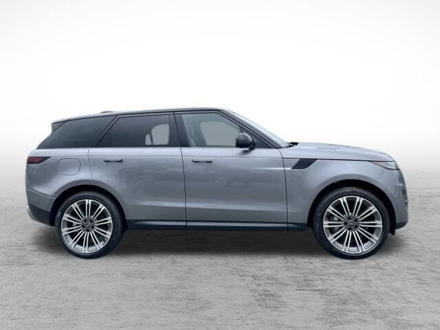 2025 Land Rover Range Rover Sport SE photo 4