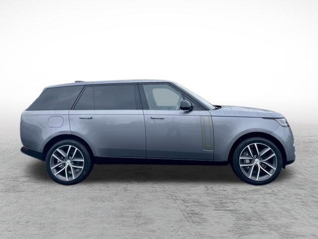 2025 Land Rover Range Rover SE photo 4