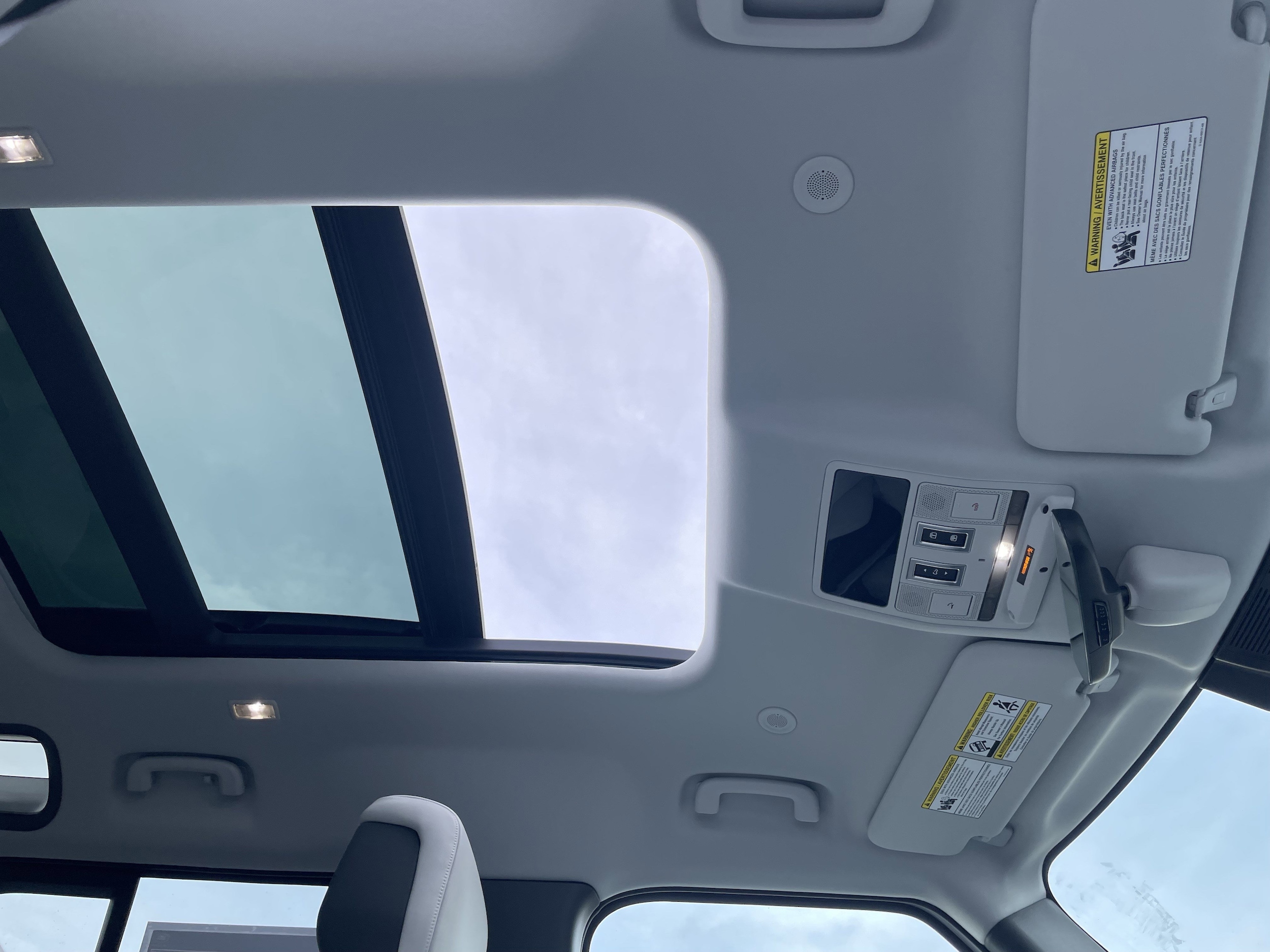2026 Land Rover Defender X-Dynamic SE - Photo 17