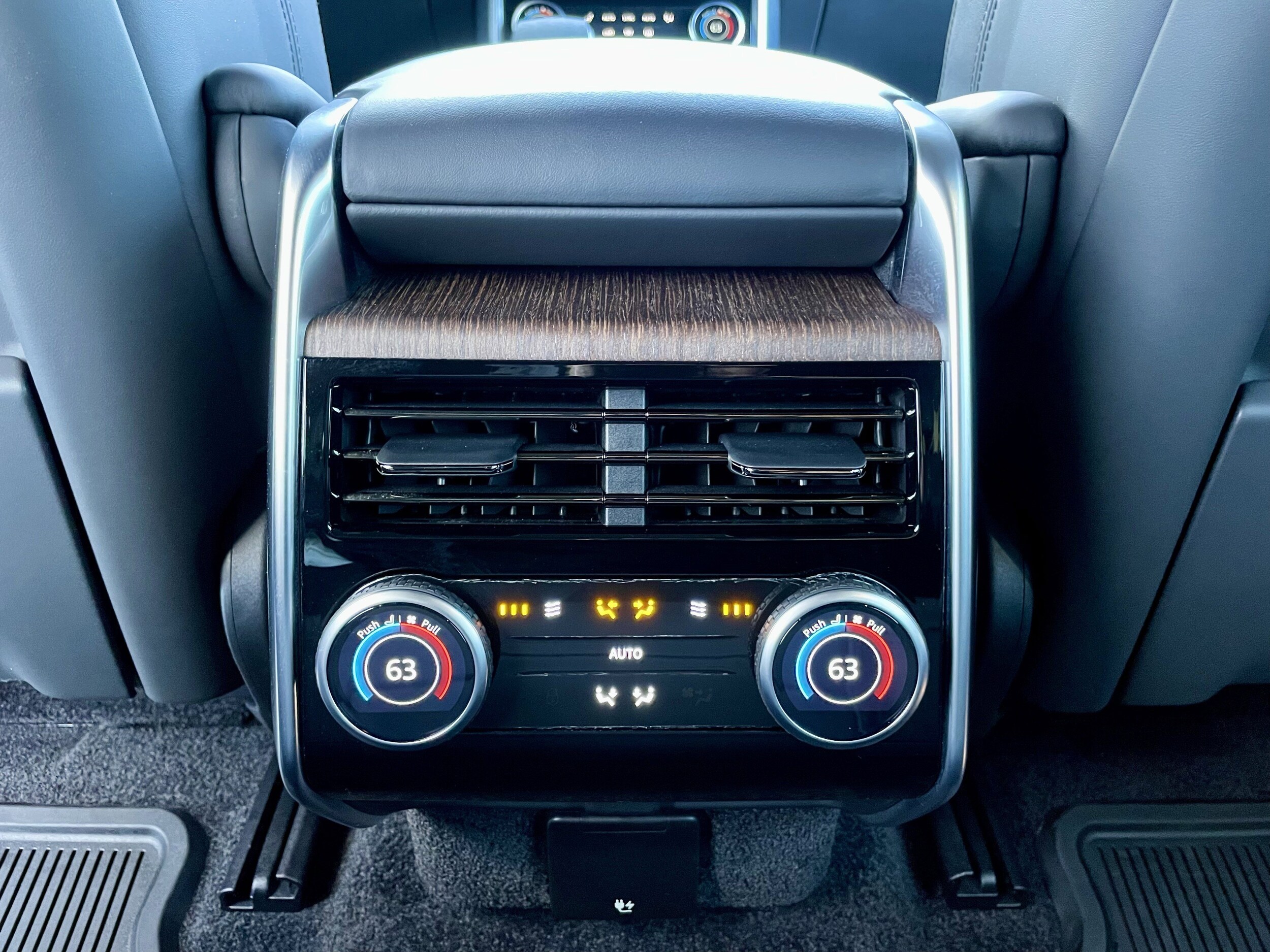 2023 Land Rover Range Rover SE - Photo 26