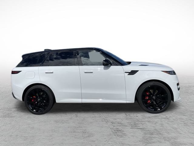 2025 Land Rover Range Rover Sport SE photo 3
