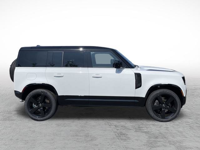 2025 Land Rover Defender X-Dynamic SE photo 4