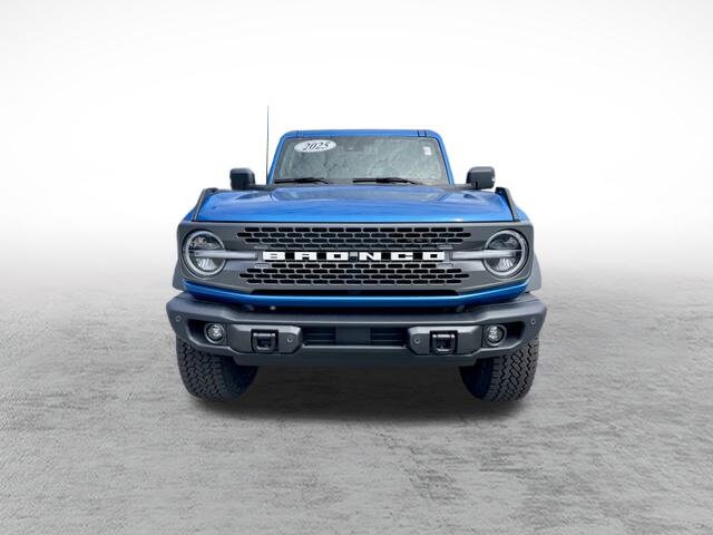 2025 Ford Bronco Badlands photo 2