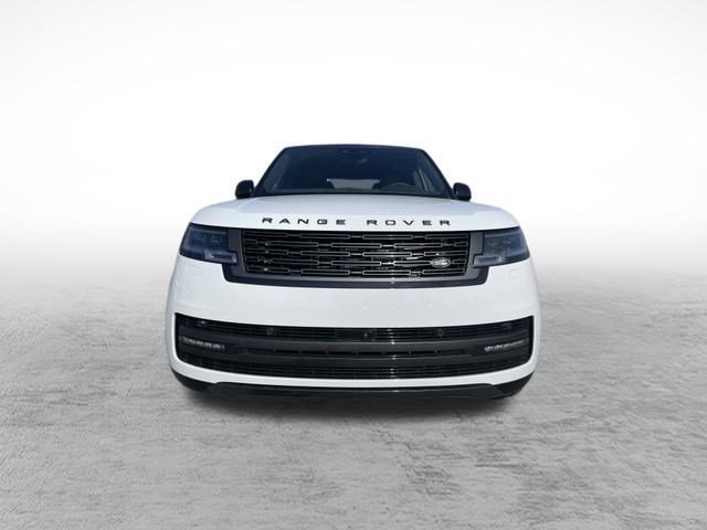 2025 Land Rover Range Rover SE photo 2