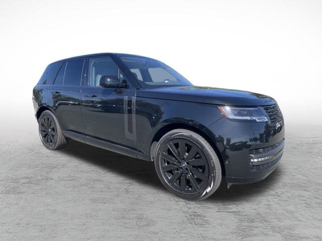 2025 Land Rover Range Rover SE photo 3