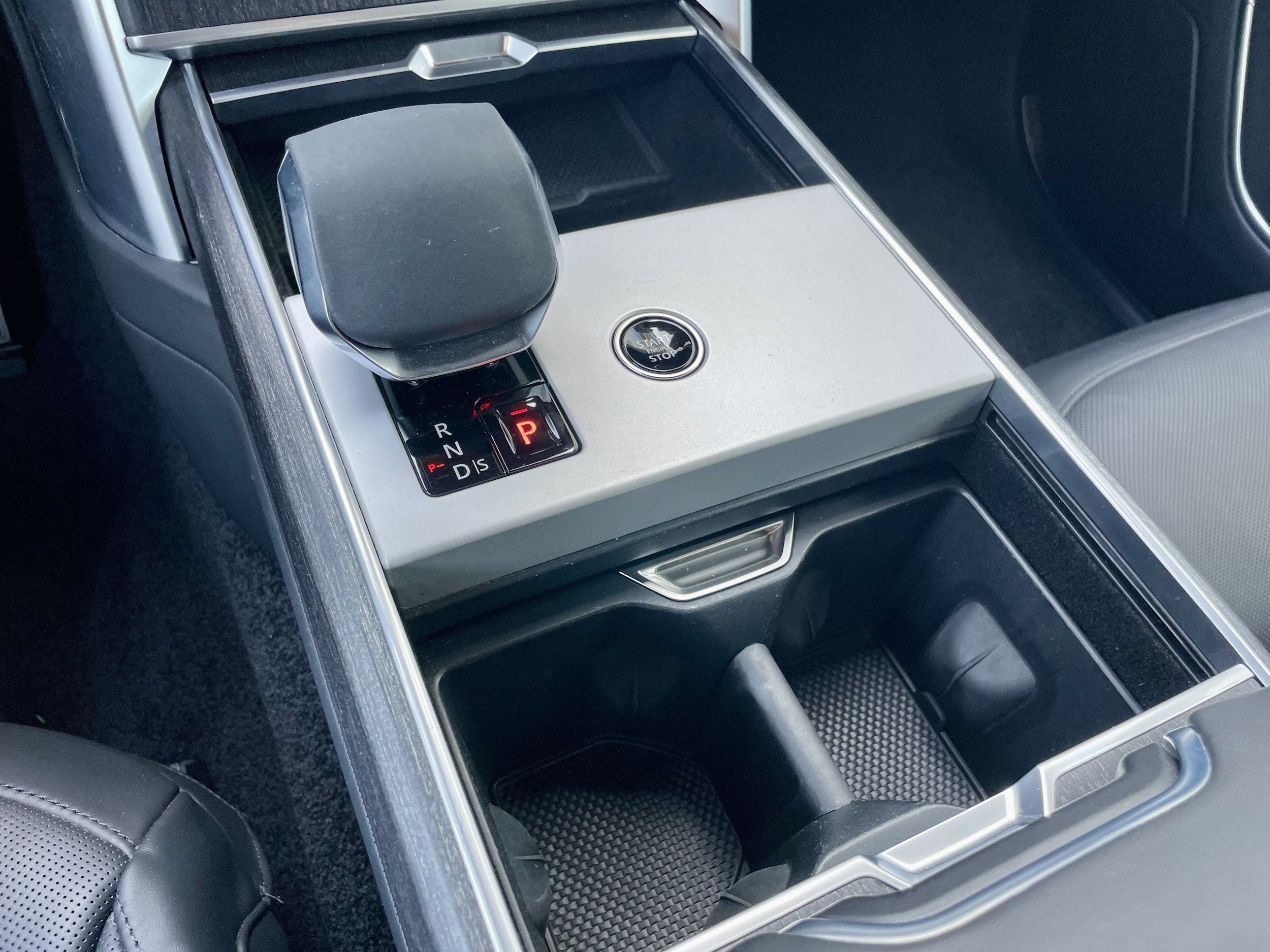 2025 Land Rover Range Rover SE - Photo 20