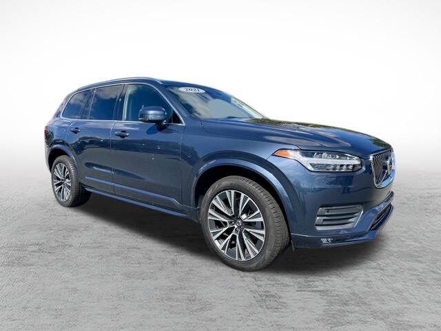 2021 Volvo XC90 T5 Momentum photo 3