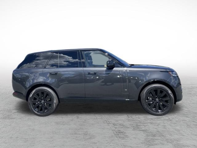 2025 Land Rover Range Rover SE photo 4