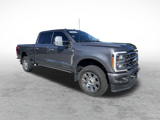 2023 Ford F-350 Lariat photo 3