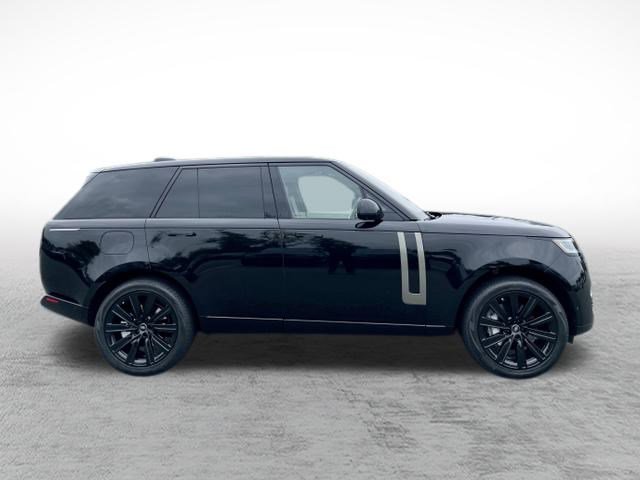2023 Land Rover Range Rover SE photo 2