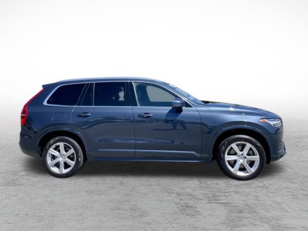Used 2020 Volvo XC90 Momentum SUV