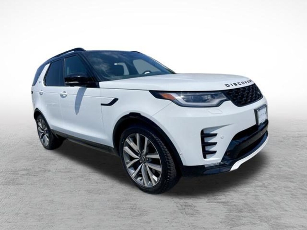 Certified 2025 Land Rover Discovery Dynamic SE SUV
