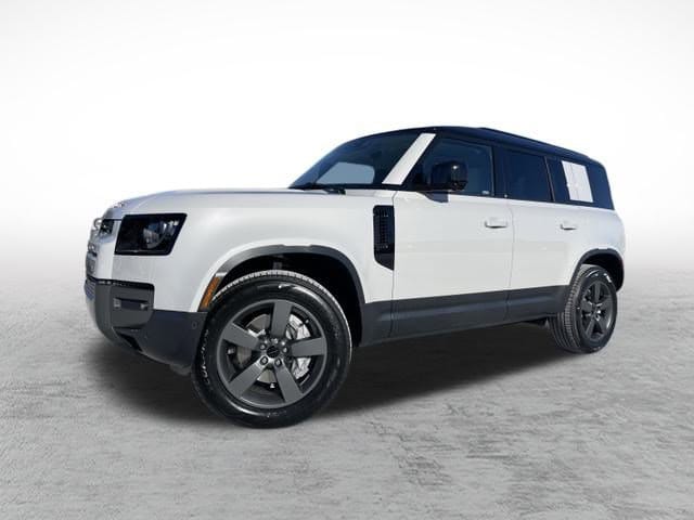 2026 Land Rover Defender S's photo