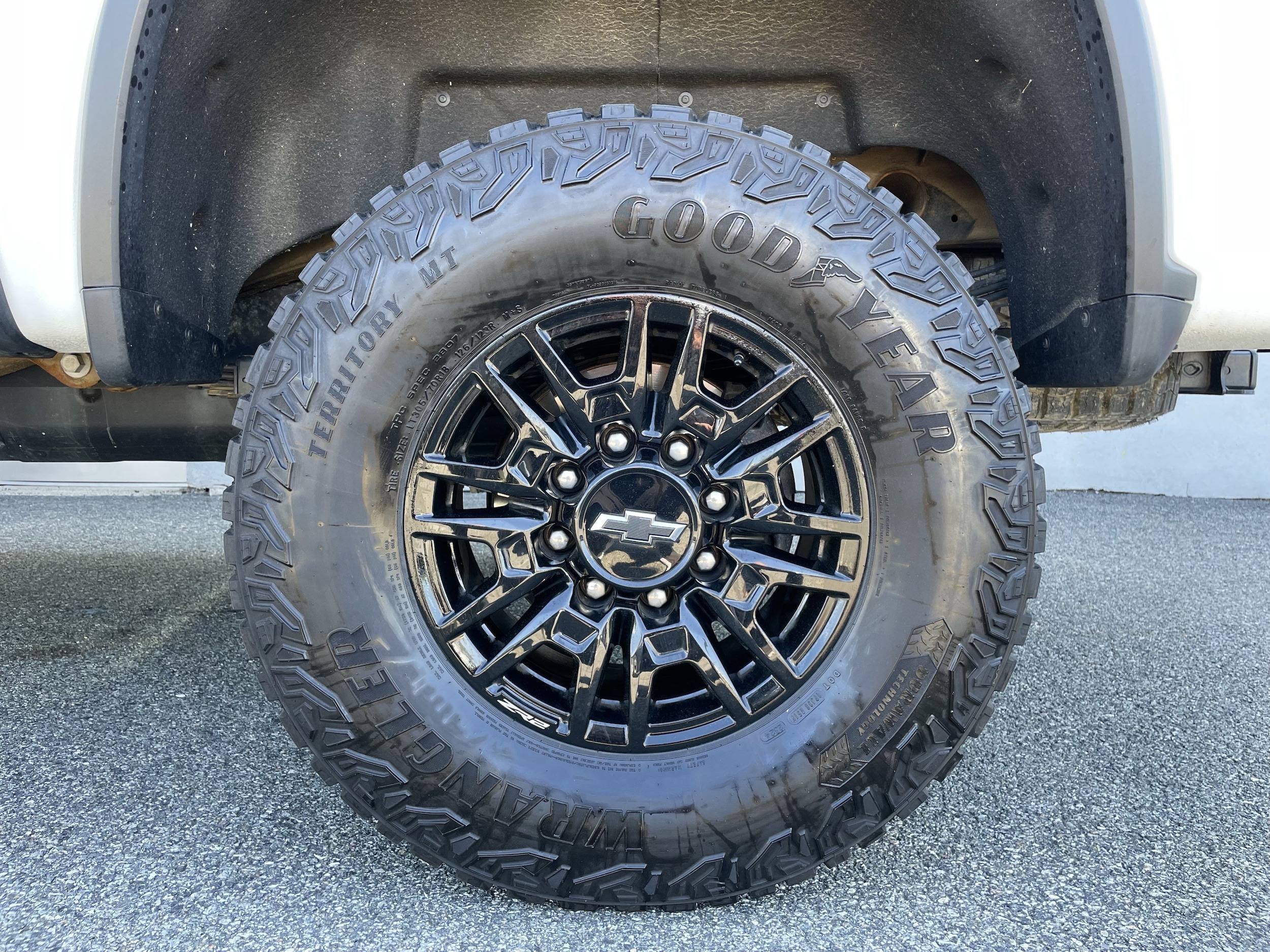 2025 Chevrolet Silverado 2500HD ZR2 - Photo 10