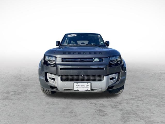 2024 Land Rover Defender SE photo 2