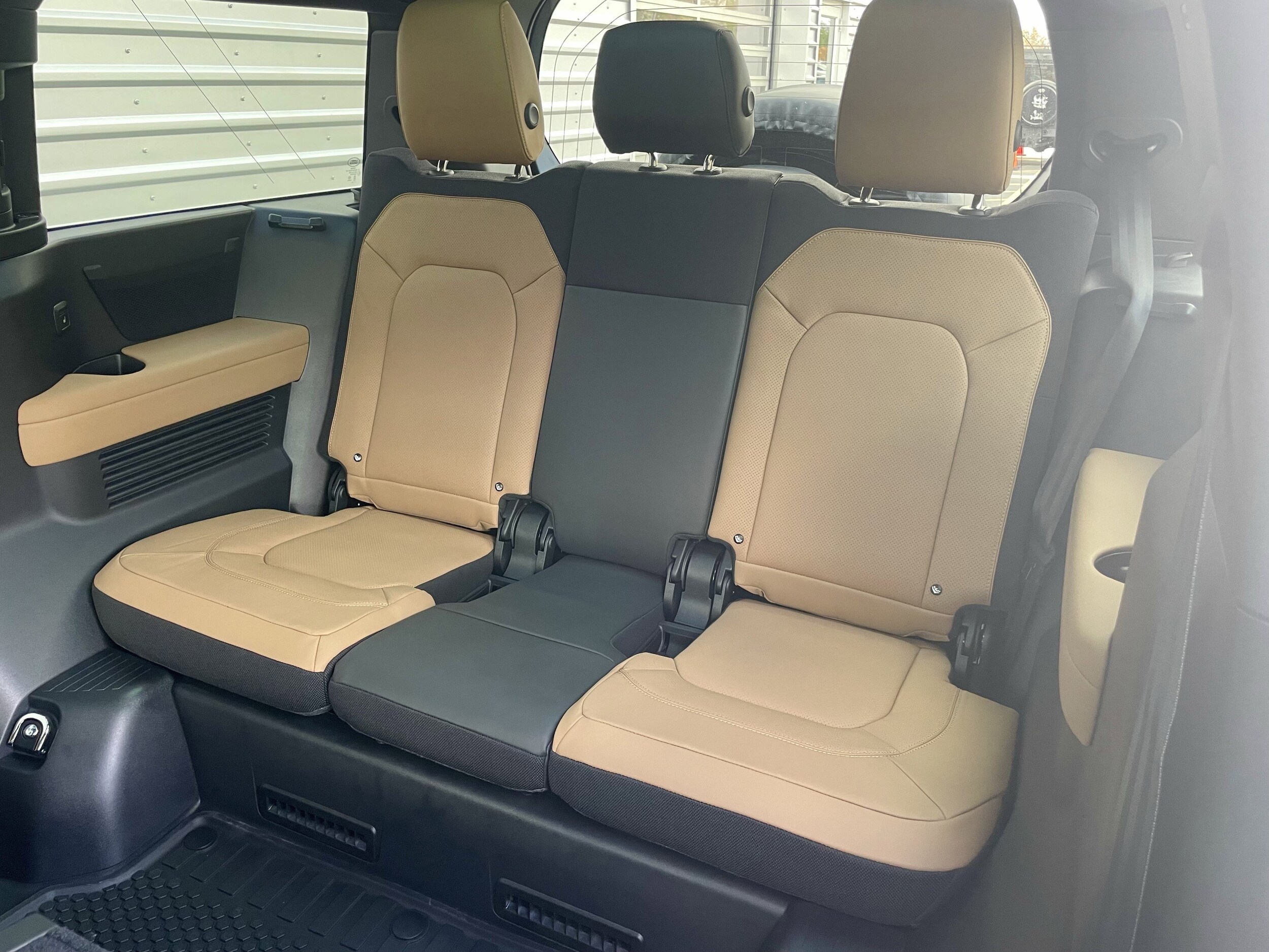 2026 Land Rover Defender V8 - Photo 32