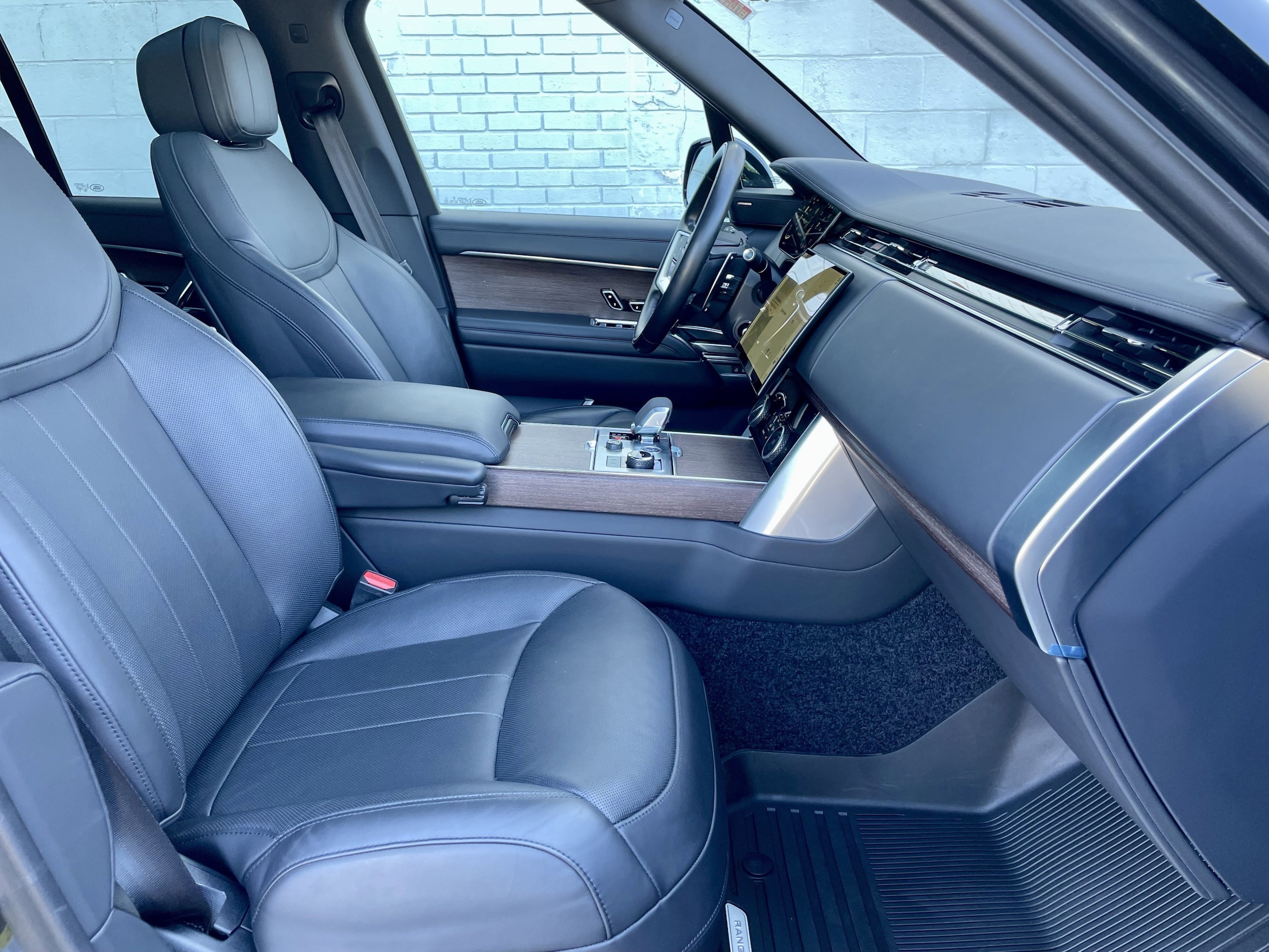 2023 Land Rover Range Rover SE - Photo 15