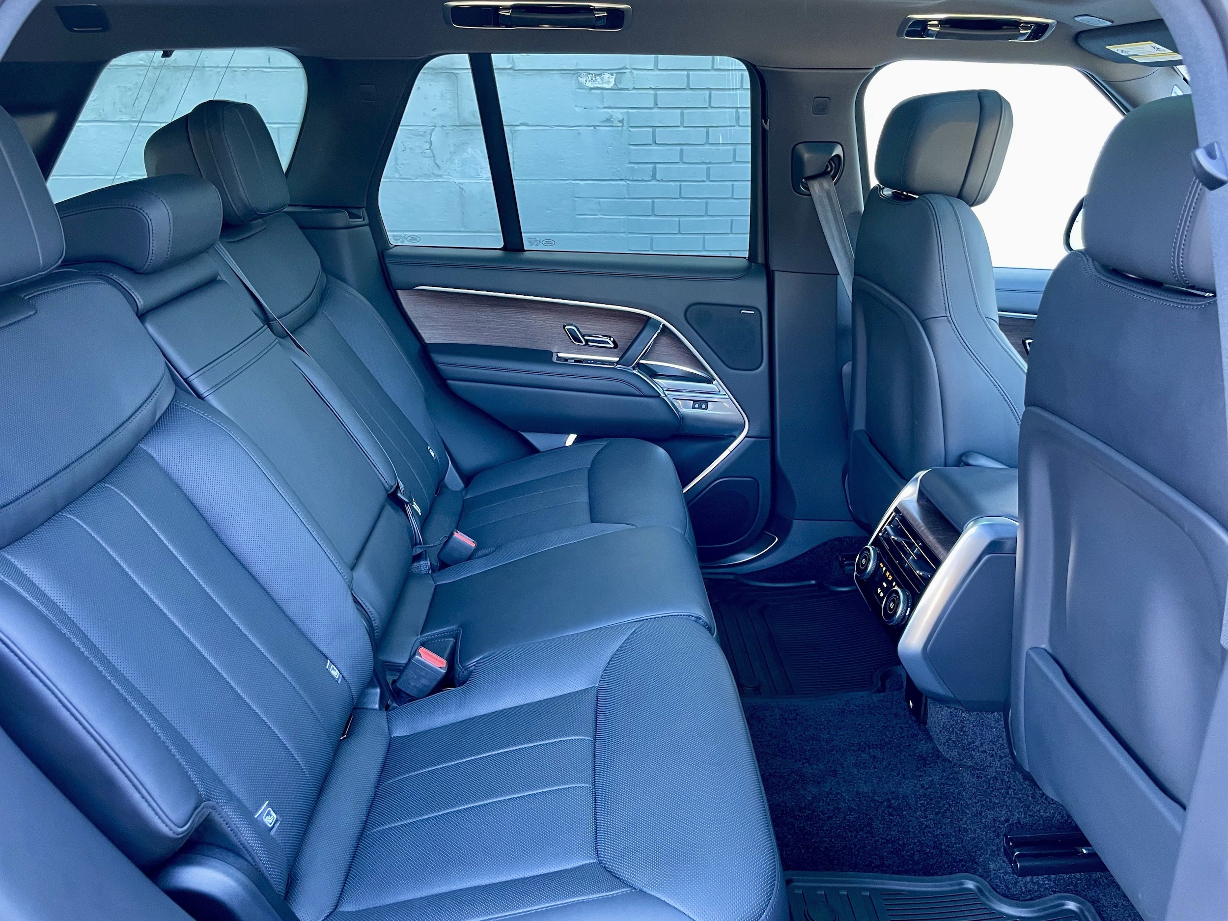 2023 Land Rover Range Rover SE - Photo 31