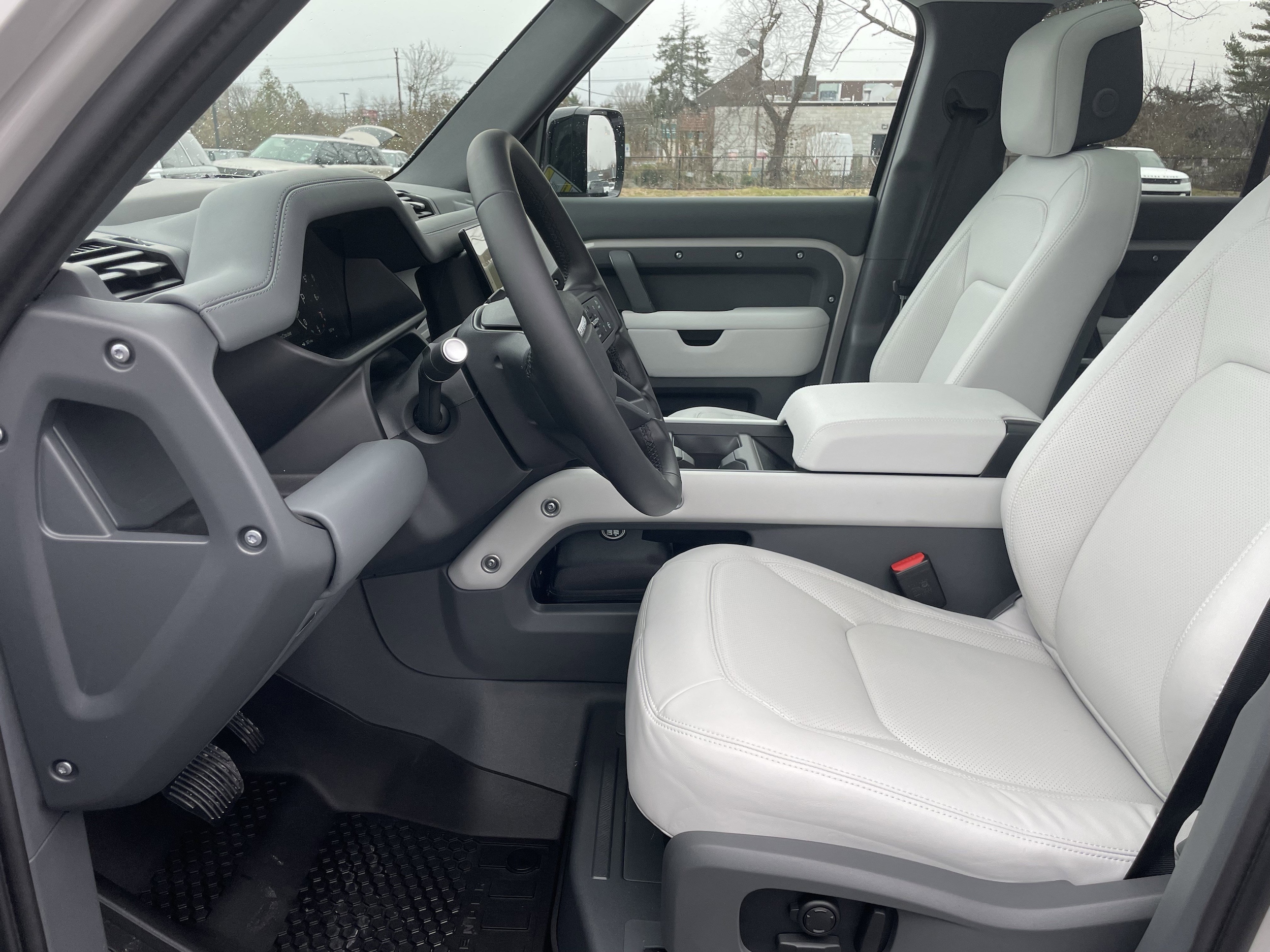 2026 Land Rover Defender X-Dynamic SE - Photo 14