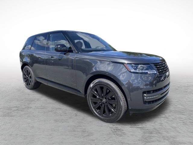 2025 Land Rover Range Rover SE photo 3