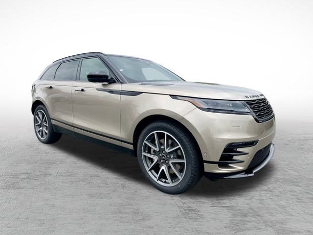 2026 Land Rover Range Rover Velar SE photo 3