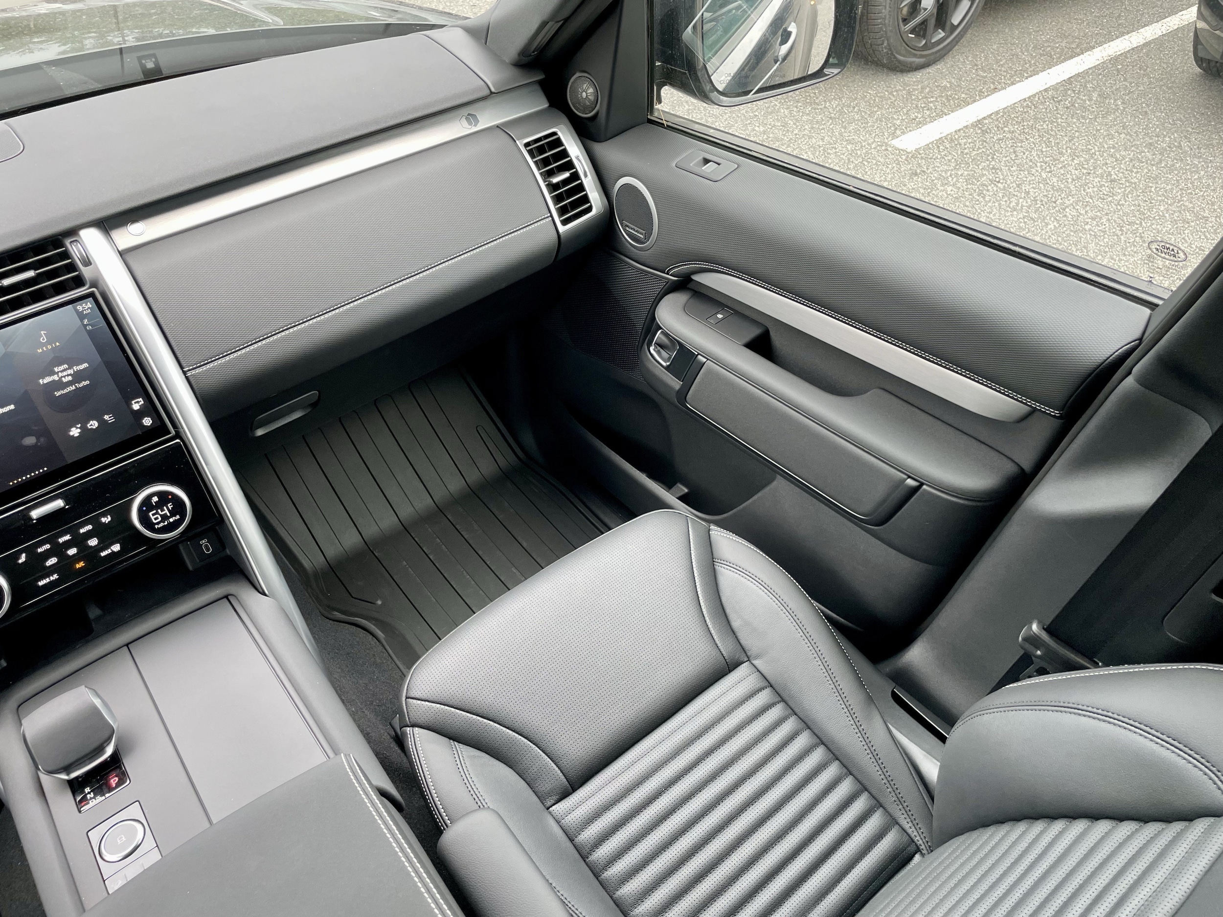 2026 Land Rover Discovery Gemini Edition - Photo 18