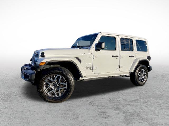2024 Jeep Wrangler 4-Door Sahara's photo