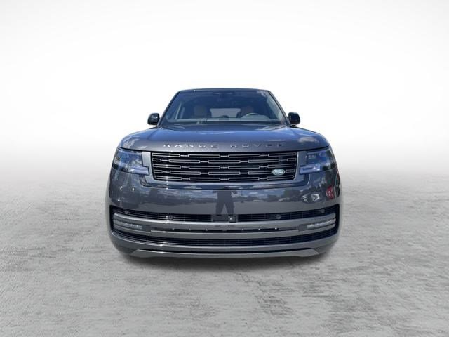 2025 Land Rover Range Rover SE photo 2