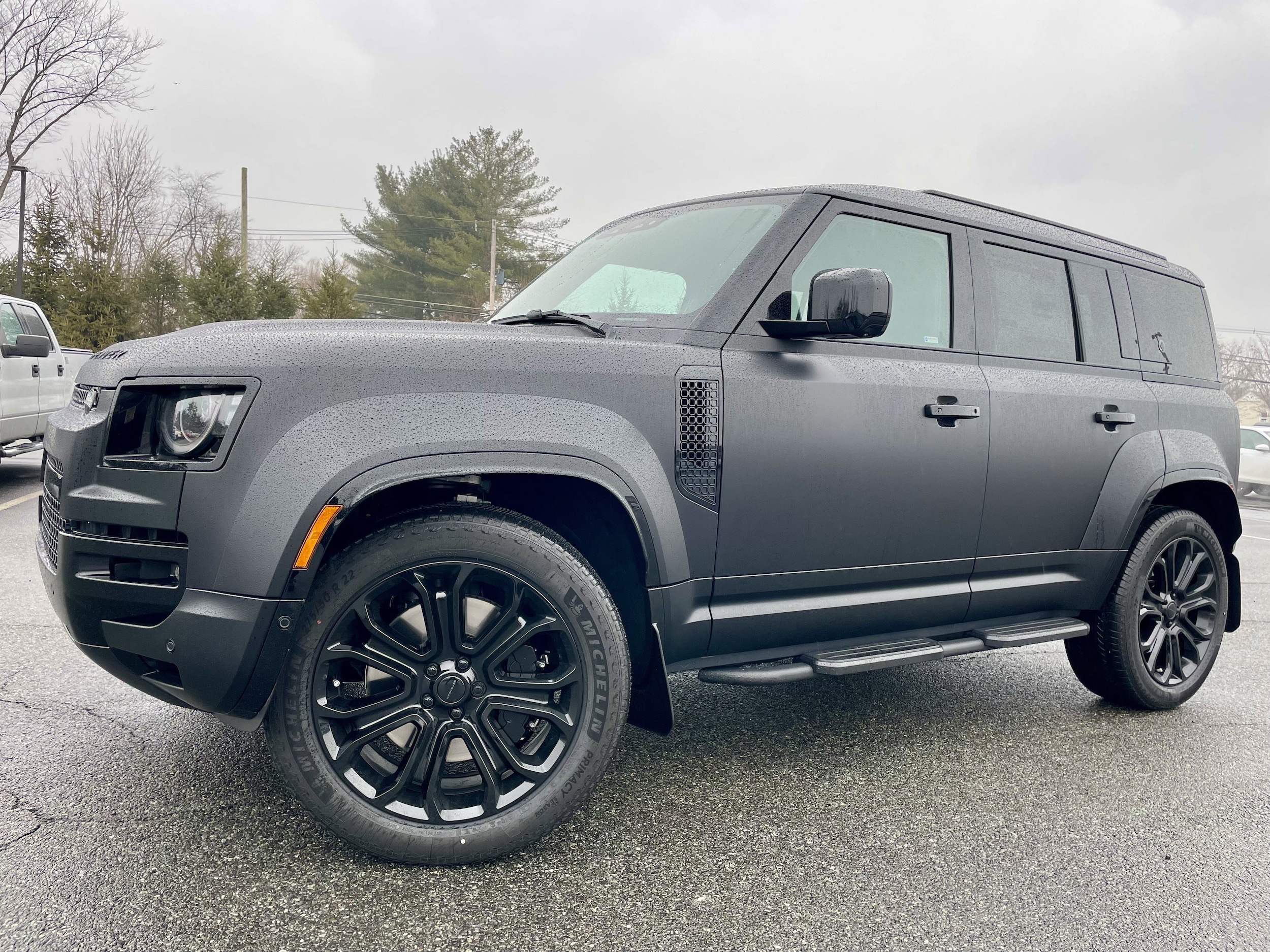 2026 Land Rover Defender OCTA Black - Photo 34