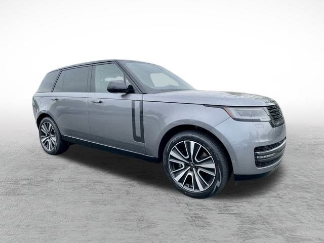 2025 Land Rover Range Rover SE photo 3