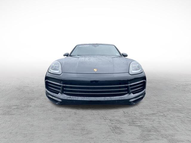2023 Porsche Cayenne Platinum Edition photo 2