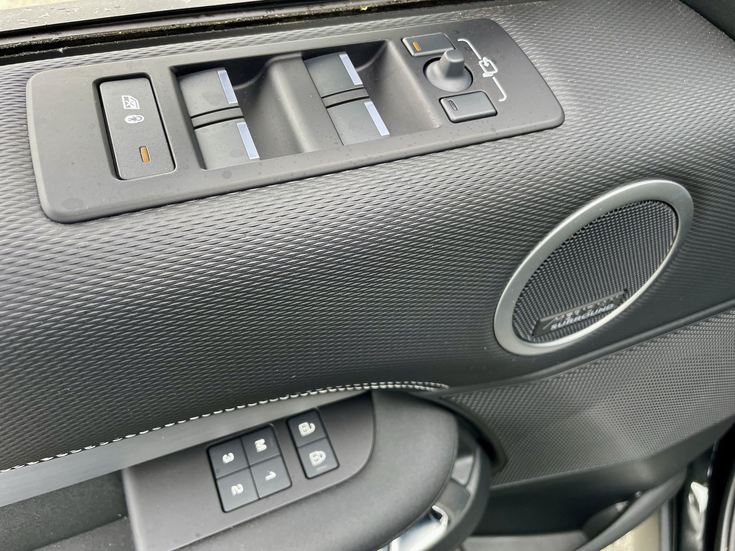 2026 Land Rover Discovery Gemini Edition - Photo 11