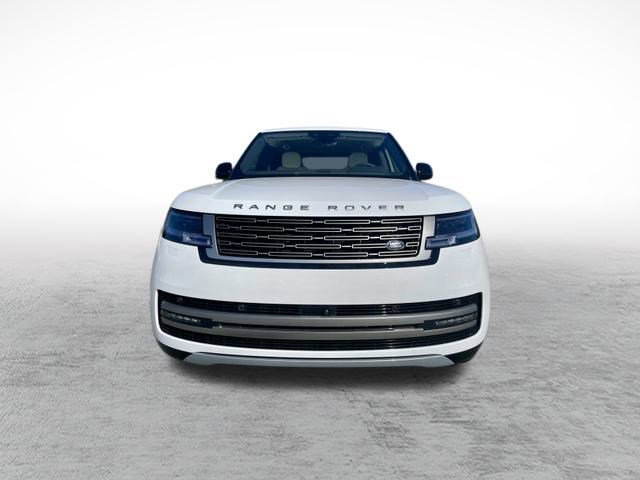 2025 Land Rover Range Rover SE photo 2