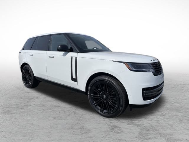 2025 Land Rover Range Rover SE photo 3