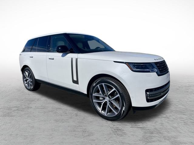 2025 Land Rover Range Rover SE photo 3