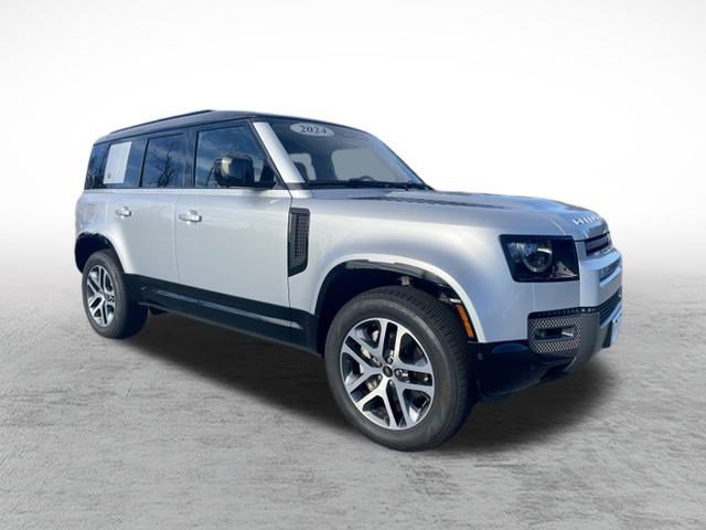 2024 Land Rover Defender X-Dynamic SE photo 3